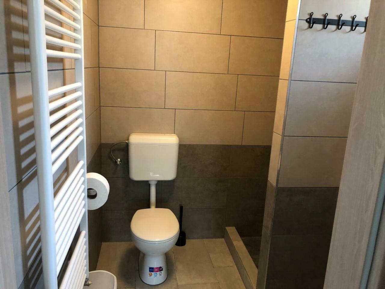 Juno Apartman Vendeghaz Miskolc Luaran gambar